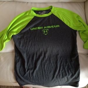 Like new boys under armour 3/4 shirt